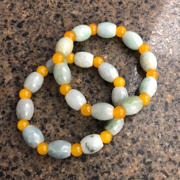 natural jadeite jade bracelet - Picture 3 of 5